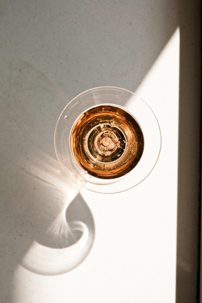 飲みやすい高級ワインをプレゼントする際の選び方は？